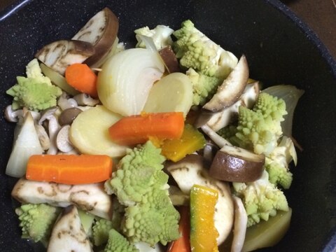 野菜と鶏肉のオイル蒸し